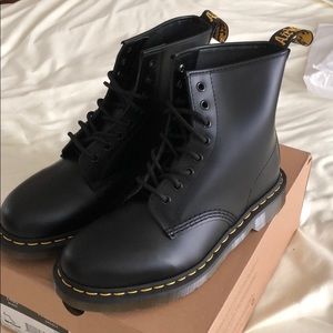 Men's Dr. Martens Shoes Leather Boots Black Smooth